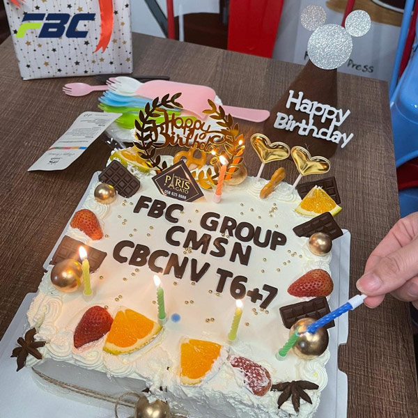 Bánh kem sinh nhật CBNV tháng 6 và 7 tại FBC