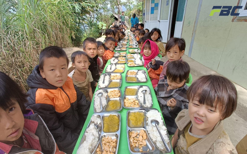 Chương trình giúp đỡ trẻ em tại Lào Cai
