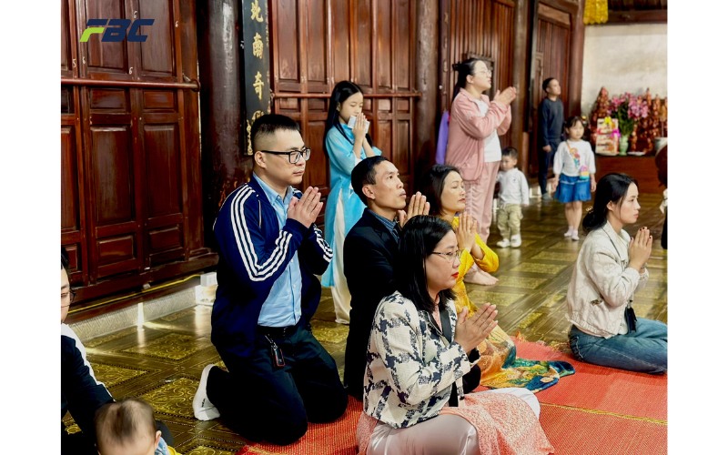 Ông Tạ Quang Trung - TGĐ FBC Group tham gia buổi du Xuân lễ chùa đầu năm 2024