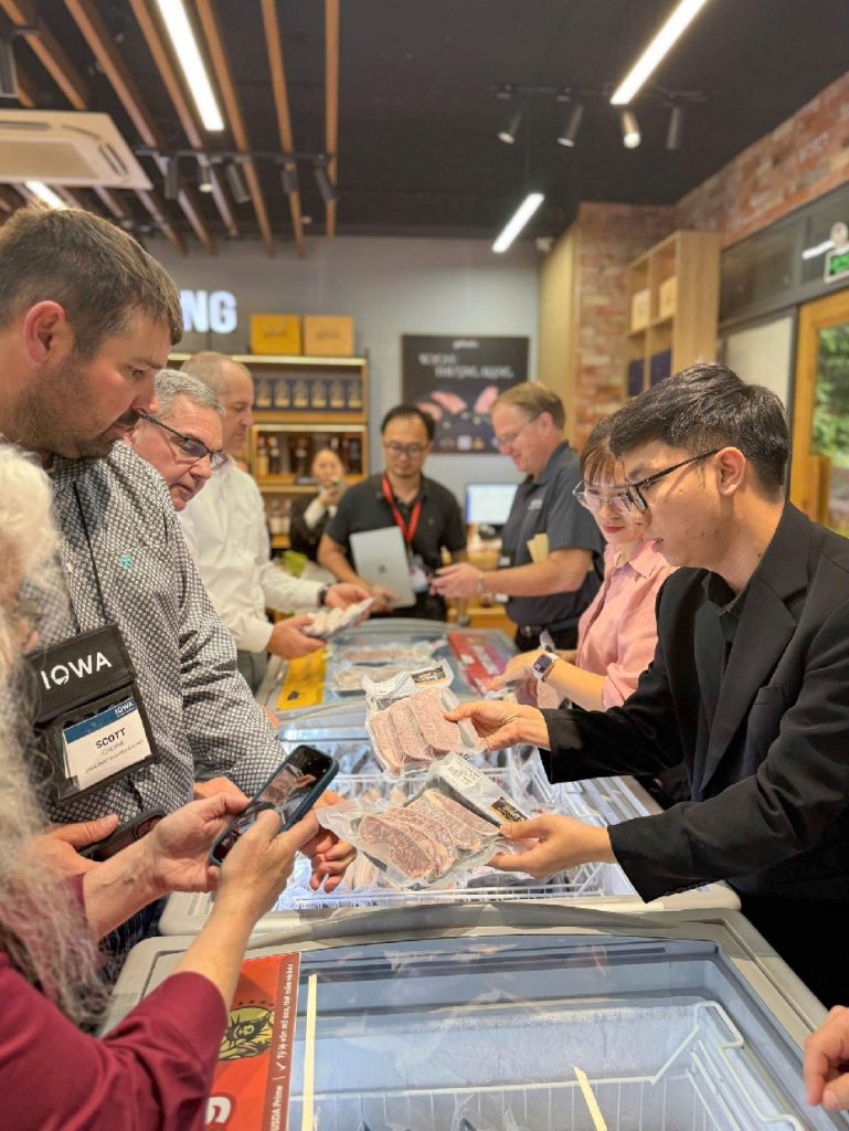 Gofood tiếp đón Ngài Mike Naig - Bộ trưởng Nông nghiệp bang Iowa cùng phái đoàn và Hiệp Hội Xuất Khẩu Thịt Hoa Kỳ