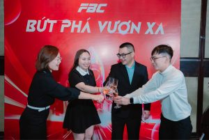 BoD cùng các quản lý thực hiện nghi thức khai tiệc YEP 2025