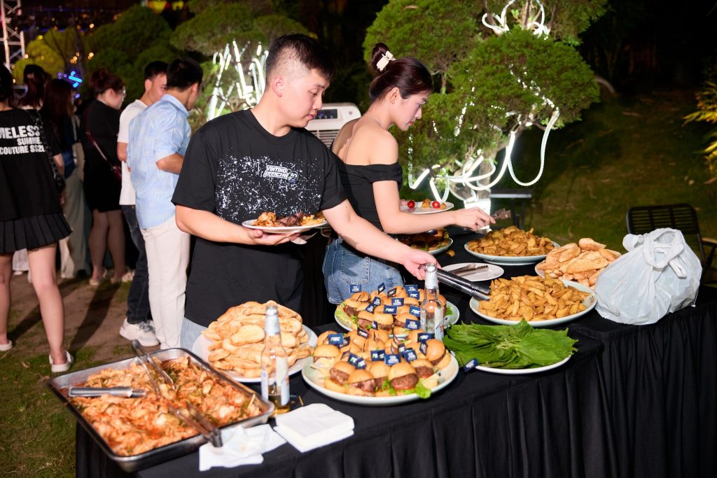 Những chặng đường đầu tiên đến ngày hôm nay